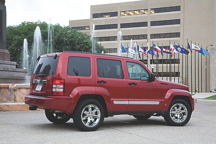  Jeep Liberty 2008 года  (фото 28 из 98)